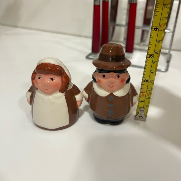 Publix Pilgrim Salt and Pepper Shaker - Picture 3 of 3